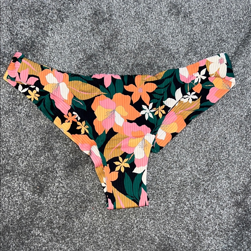Volcom “Had Me At Aloha” Cheekini Bottom - Picture 2 of 6